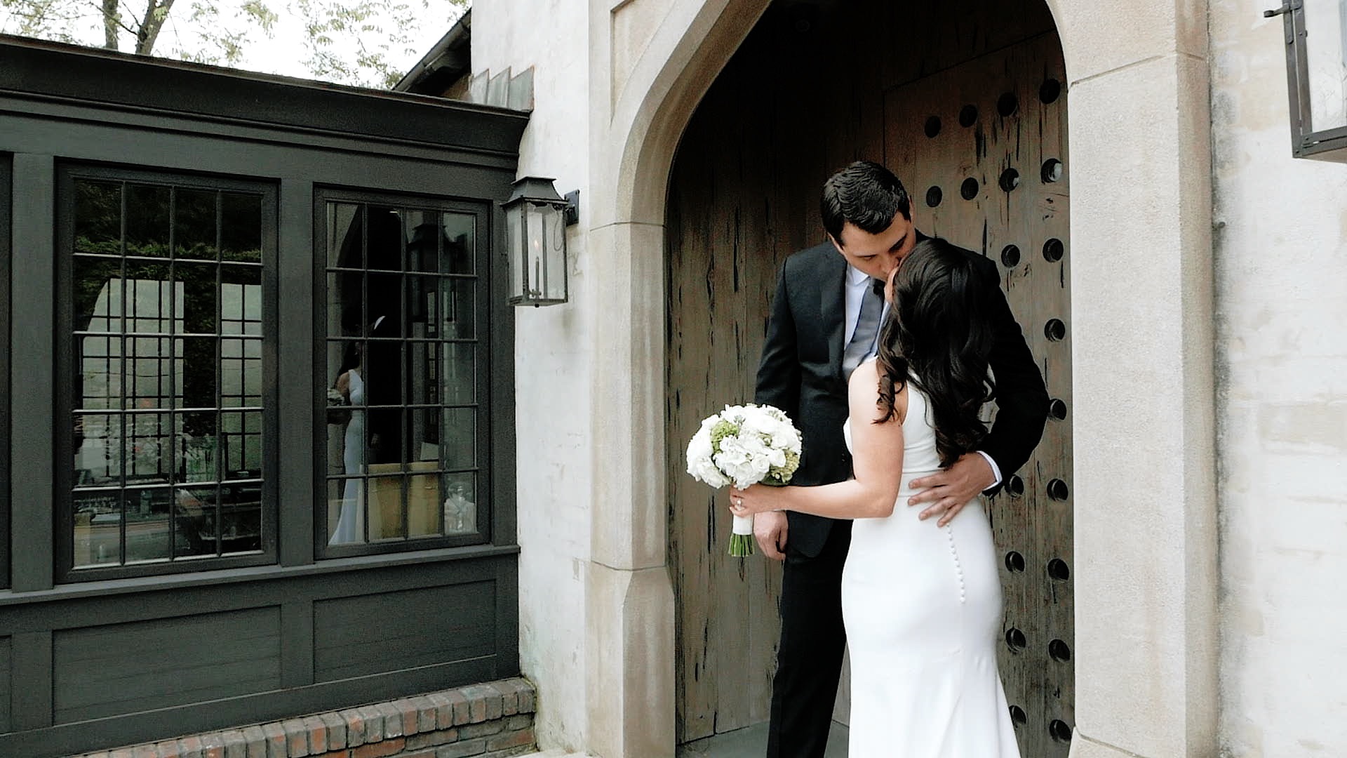 bride groom kissing in birmingham